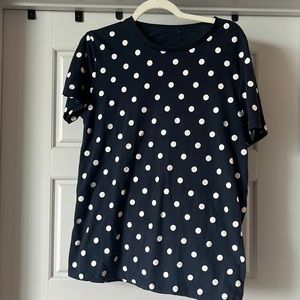 Dark blue white polka dot tshirt
